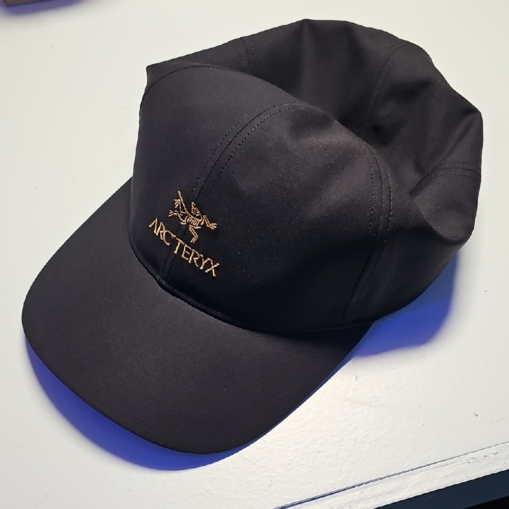 Arc'teryx Black Bird Word Hat
